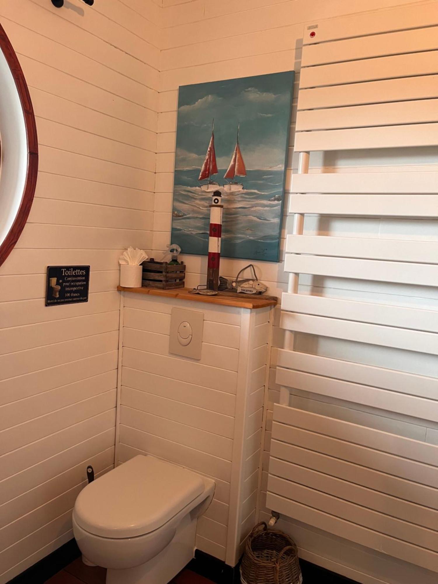 La Maison Bateau Au Bord De Mer Guisseny Exterior photo
